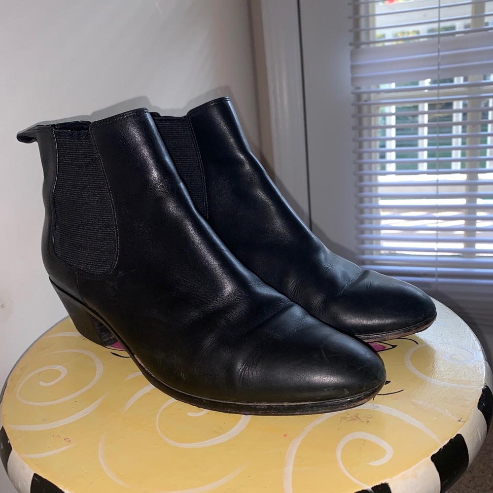 Via Spiga Black Leather Booties